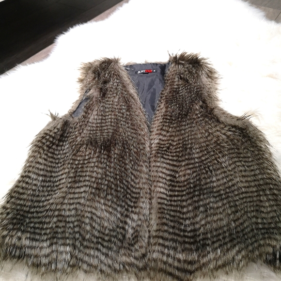 Faux fur vest - Picture 2 of 8